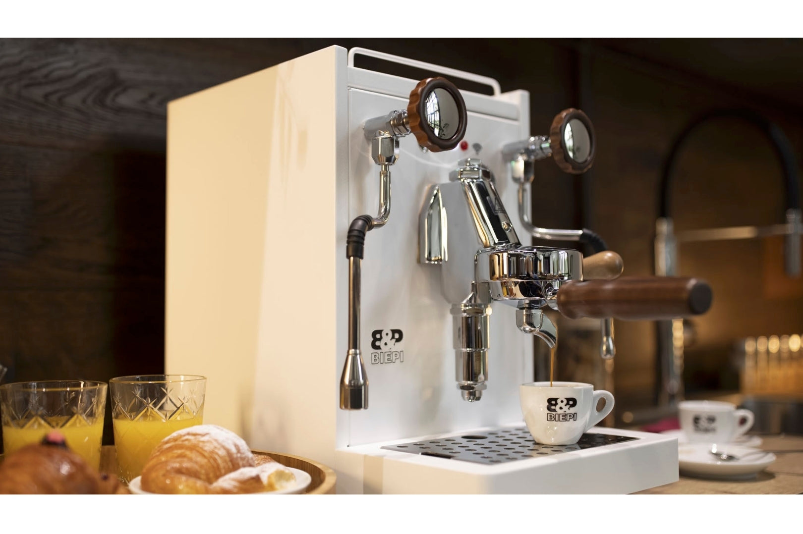 Biepi Sara traditional espresso coffee machine white